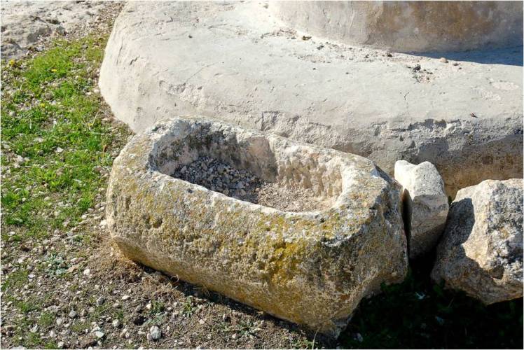 limestone-manger