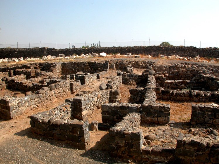 capernaum-basalt-houses-tb102602007