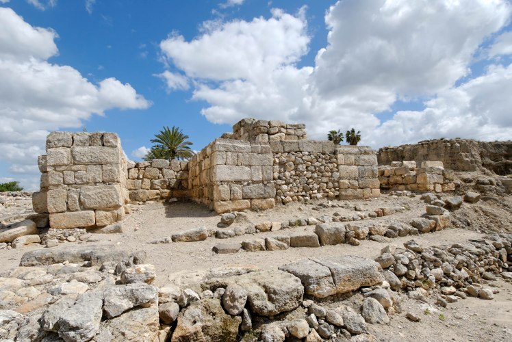 megiddo-solomonic-gate-tb032507606